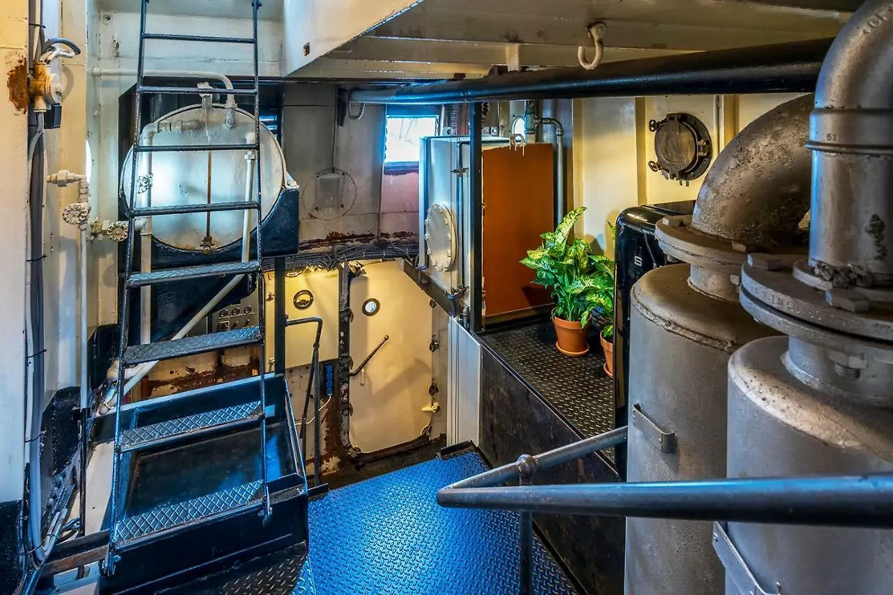 Asile Flottant Hotel Amsterdam Botel
