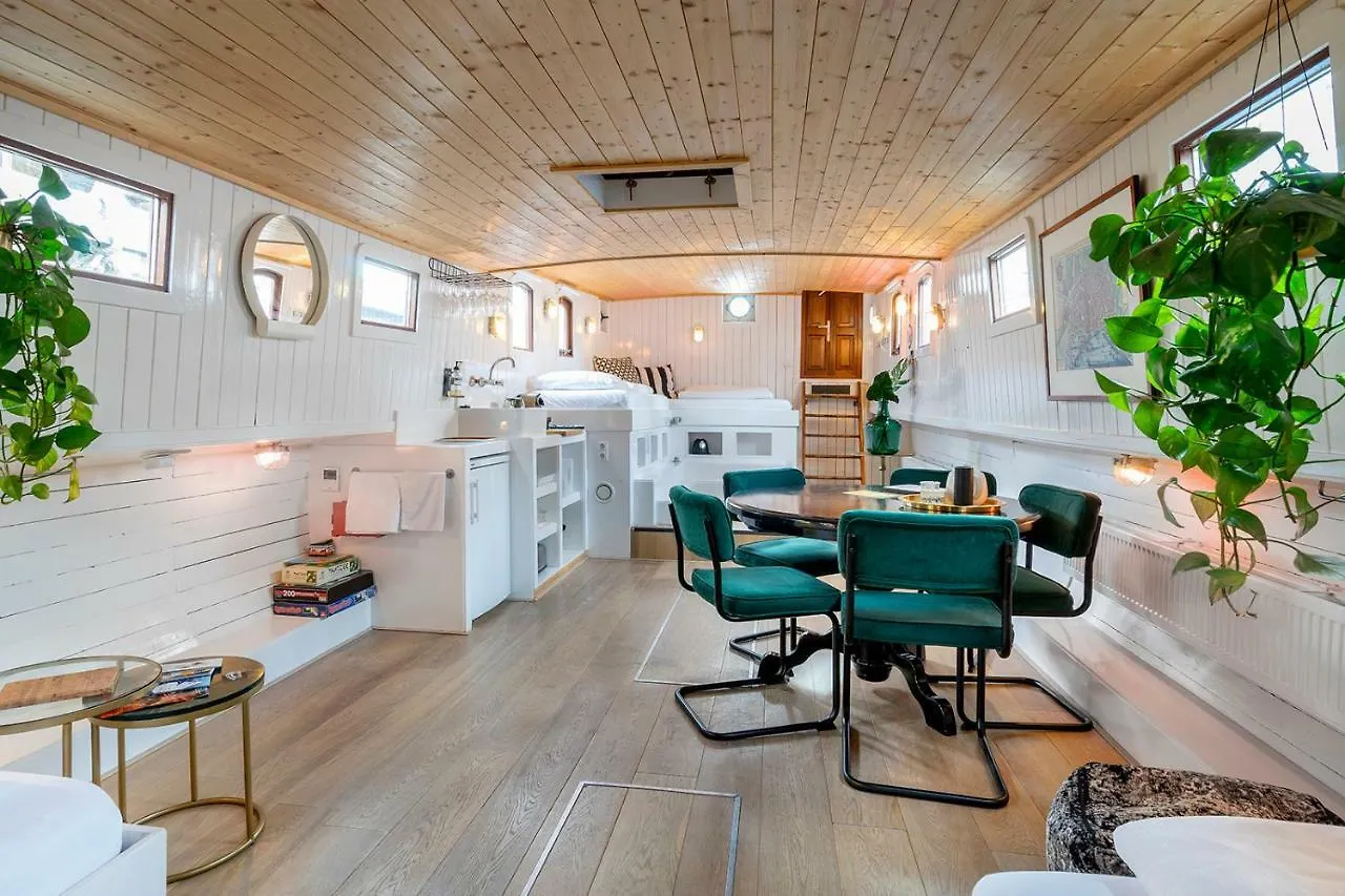 Hotel Asile Flottant à Amsterdam Bateau-hôtel