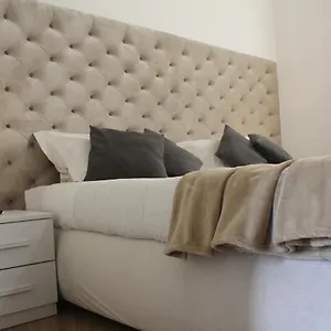  Apartment Wamma Spanish Steps With Two Bedrooms Italy