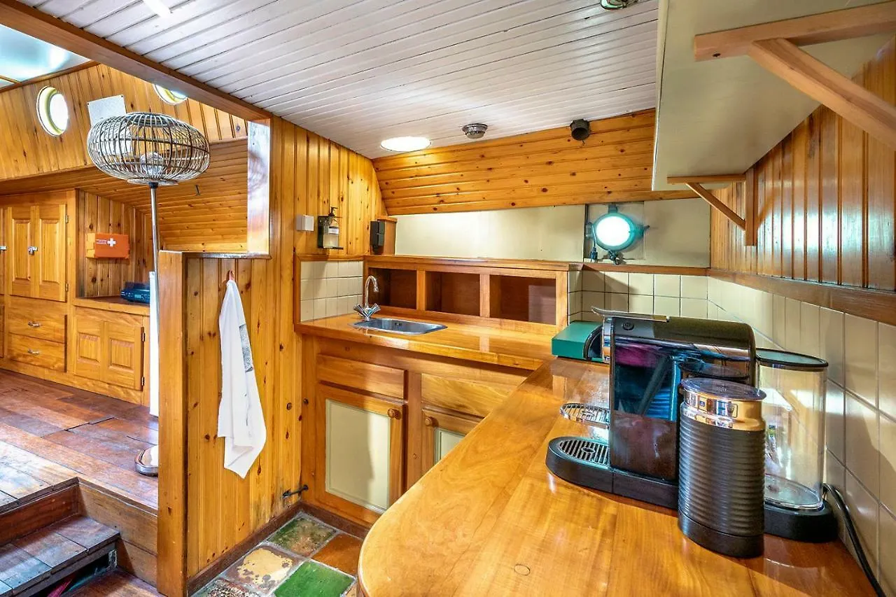 Asile Flottant Hotel Amsterdam 0*,