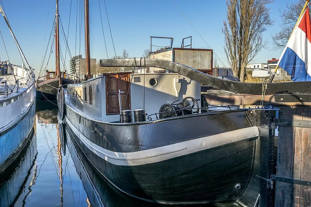 Asile Flottant Hotel Amsterdam Botel